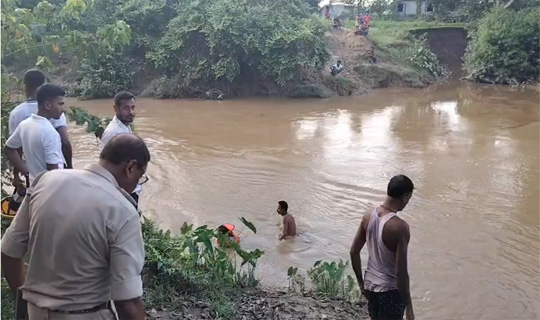 নদীর জলে তলিয়ে গেল ৮ বছরের শিশু