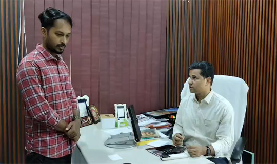 মনশ্রীকে সাহায্যের হাত বাড়িয়ে দিলে