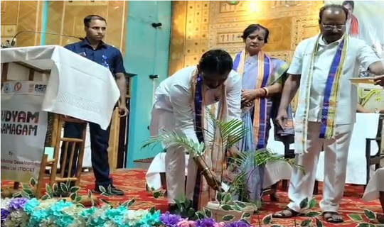 রাজ্যপালের উপস্থিতিতে শান্তির বাজার 