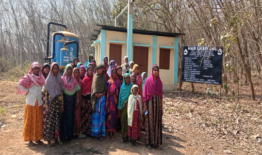 পাম্প মেশিন চালানোর জন্য গোপনে অপারে
