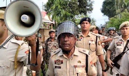 কাঁঠালতলী এলাকায় ক্লাব সম্পাদক সমীর